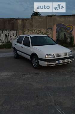 Седан Volkswagen Vento 1995 в Ровно