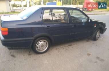 Седан Volkswagen Vento 1992 в Львове