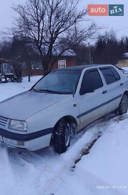 Седан Volkswagen Vento 1995 в Черновцах