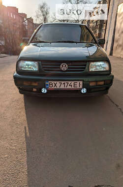 Седан Volkswagen Vento 1995 в Хмельницком