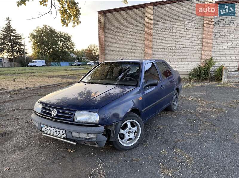 Седан Volkswagen Vento 1994 в Днепре