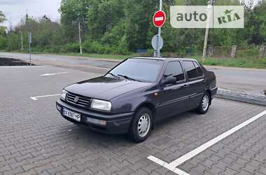 Седан Volkswagen Vento 1995 в Виньковцах