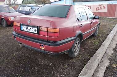 Седан Volkswagen Vento 1992 в Хороле