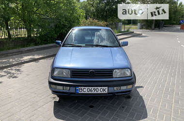 Седан Volkswagen Vento 1993 в Львові