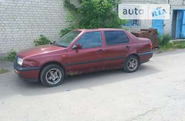 Седан Volkswagen Vento 1993 в Песочине