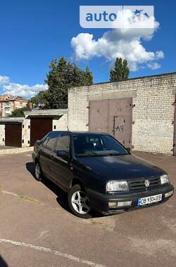 Седан Volkswagen Vento 1993 в Чернігові