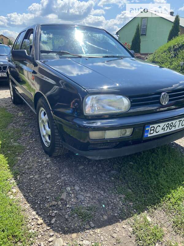 Седан Volkswagen Vento 1992 в Каменке-Бугской