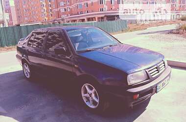 Седан Volkswagen Vento 1992 в Киеве