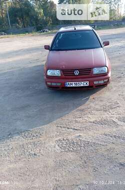 Седан Volkswagen Vento 1996 в Житомире