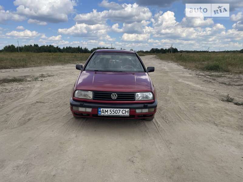 Седан Volkswagen Vento 1992 в Житомире