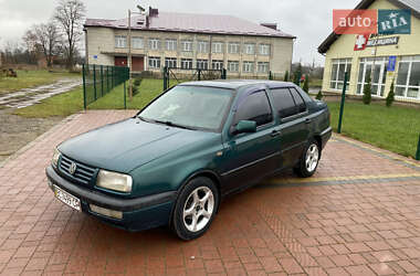 Седан Volkswagen Vento 1996 в Стрые