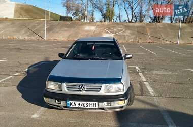 Седан Volkswagen Vento 1993 в Киеве