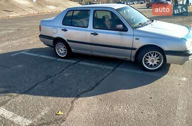 Седан Volkswagen Vento 1993 в Киеве