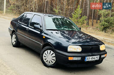 Седан Volkswagen Vento 1993 в Харькове