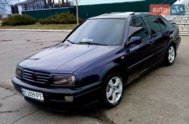 Седан Volkswagen Vento 1997 в Жовтих Водах