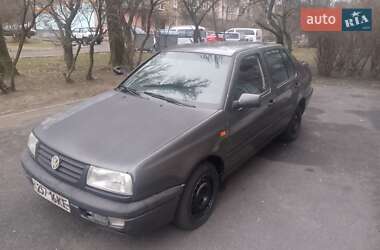 Седан Volkswagen Vento 1993 в Києві