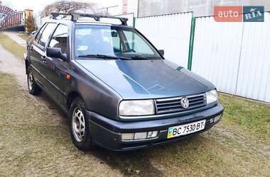 Седан Volkswagen Vento 1995 в Львове