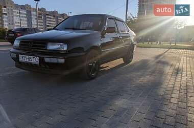 Седан Volkswagen Vento 1993 в Львові