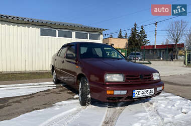 Седан Volkswagen Vento 1994 в Кропивницькому