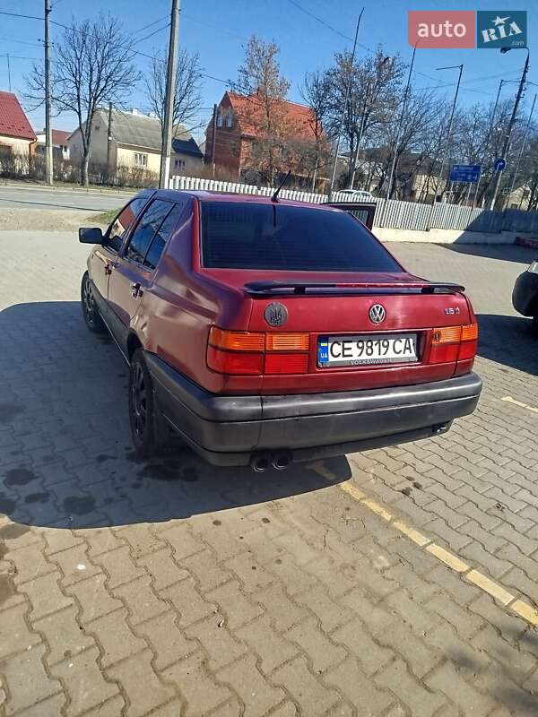 Седан Volkswagen Vento 1994 в Черновцах