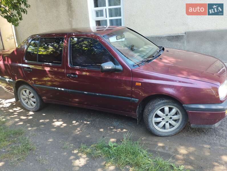 Седан Volkswagen Vento 1992 в Могилев-Подольске