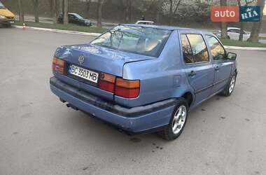 Седан Volkswagen Vento 1992 в 