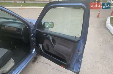 Седан Volkswagen Vento 1992 в 