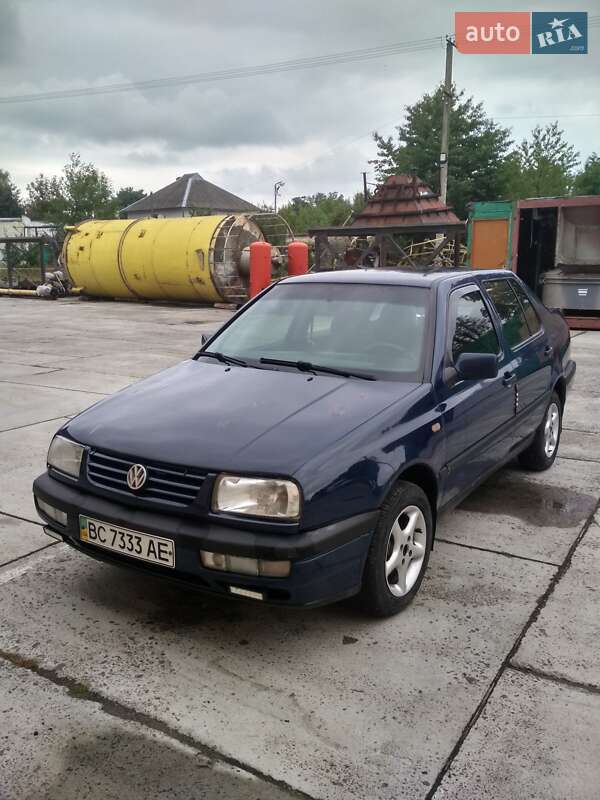 Седан Volkswagen Vento 1996 в Стрию