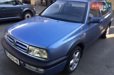 Седан Volkswagen Vento 1992 в 