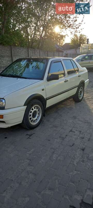 Седан Volkswagen Vento 1993 в Днепре