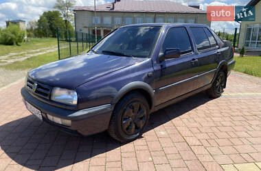 Седан Volkswagen Vento 1994 в Стрые