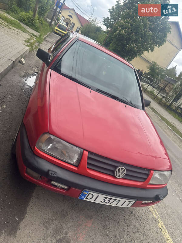 Седан Volkswagen Vento 1994 в 