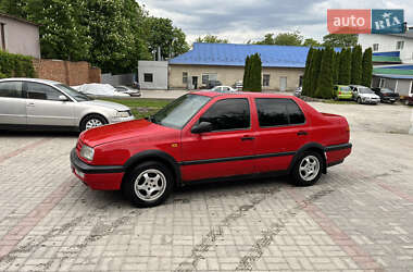 Седан Volkswagen Vento 1993 в 