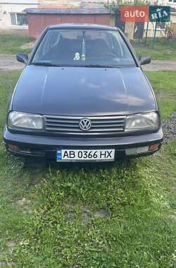 Седан Volkswagen Vento 1992 в Вінниці