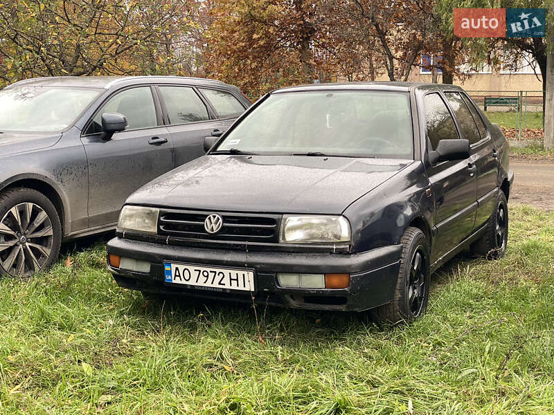 Седан Volkswagen Vento 1994 в Ужгороде