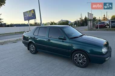 Седан Volkswagen Vento 1997 в Івано-Франківську