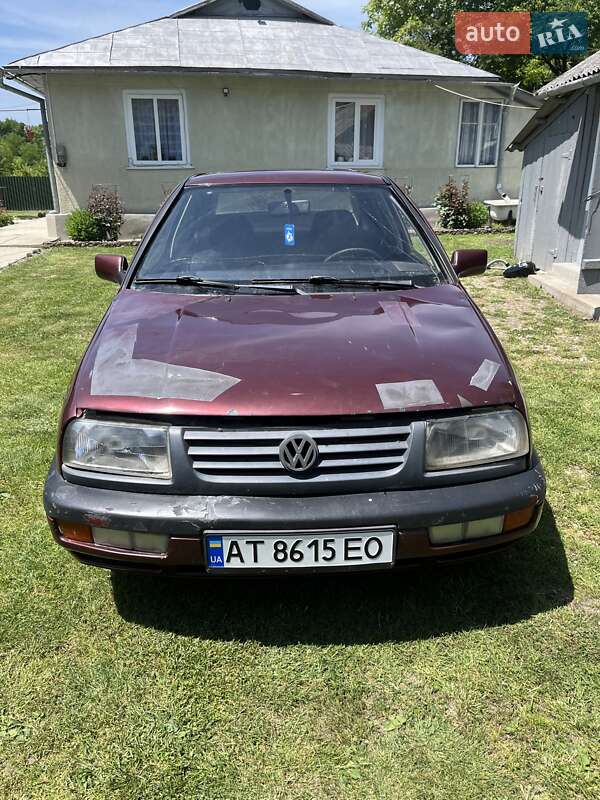 Седан Volkswagen Vento 1993 в Городенке