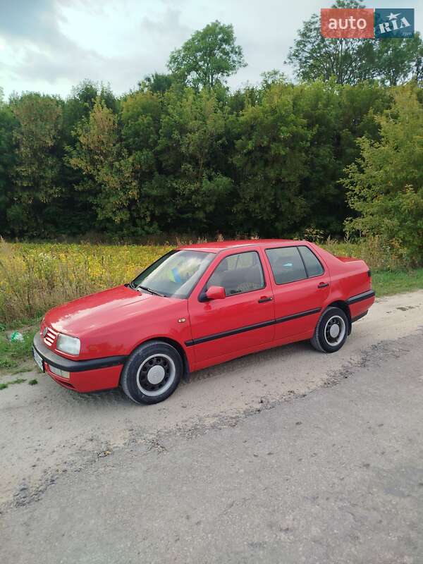 Седан Volkswagen Vento 1996 в Збаражі