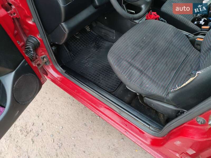 Седан Volkswagen Vento 1996 в Нововолынске