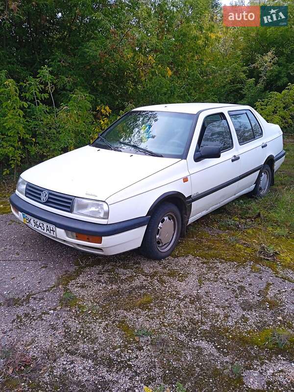 Седан Volkswagen Vento 1993 в Дубровице фото 6 Седан Volkswagen Vento 1993 в Дубровице
