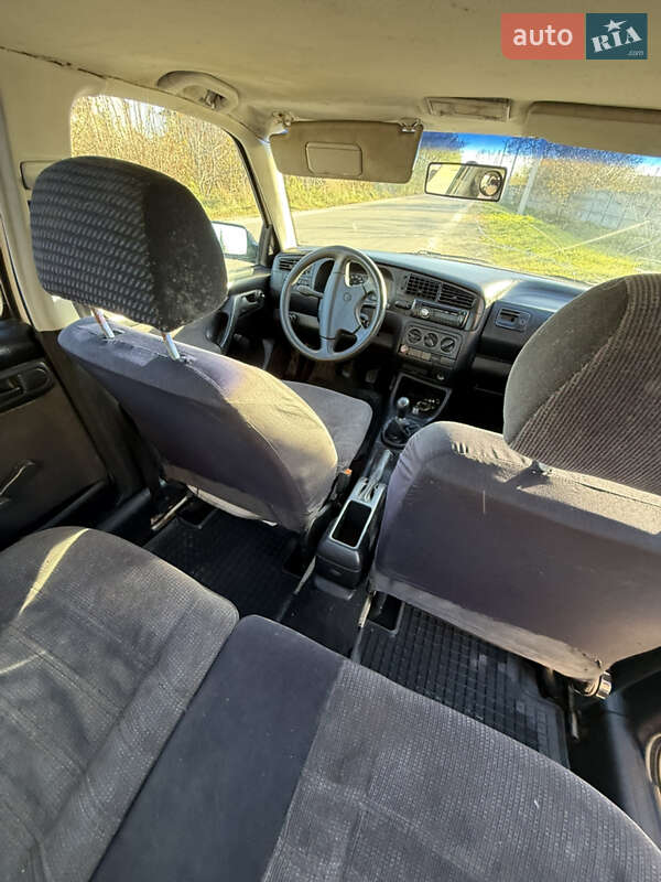 Седан Volkswagen Vento 1995 в Рава-Русской