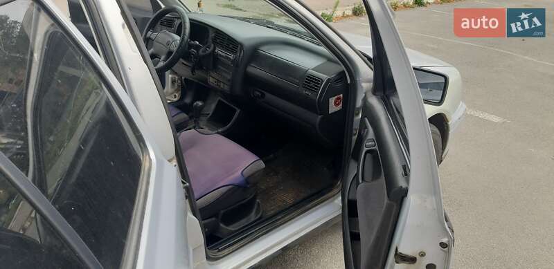 Седан Volkswagen Vento 1997 в Харькове