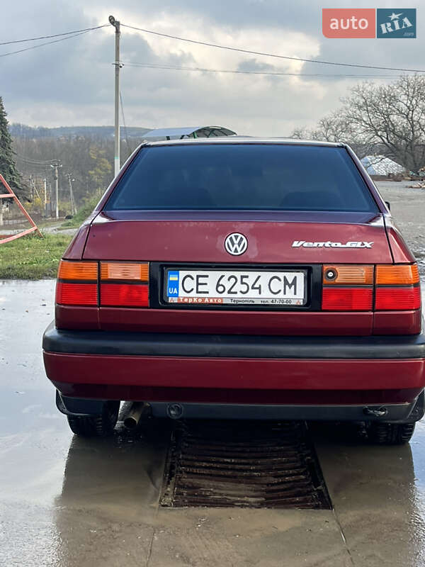 Седан Volkswagen Vento 1995 в Черновцах