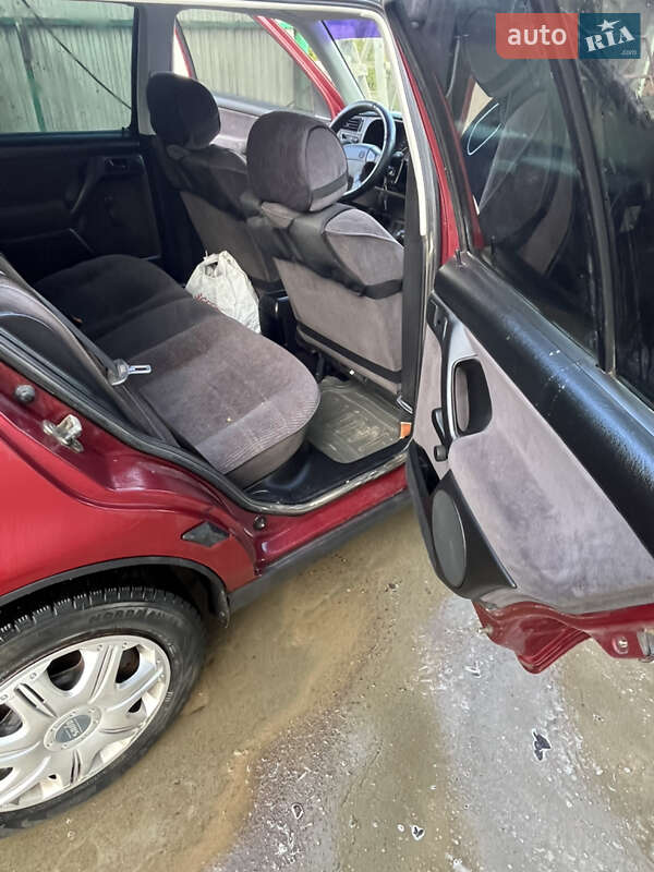 Седан Volkswagen Vento 1995 в Черновцах