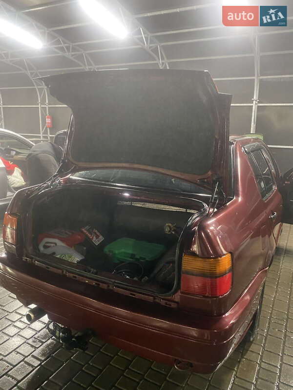 Седан Volkswagen Vento 1994 в Кропивницком