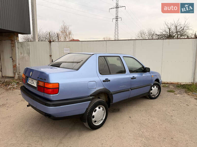 Седан Volkswagen Vento 1993 в Дрогобыче