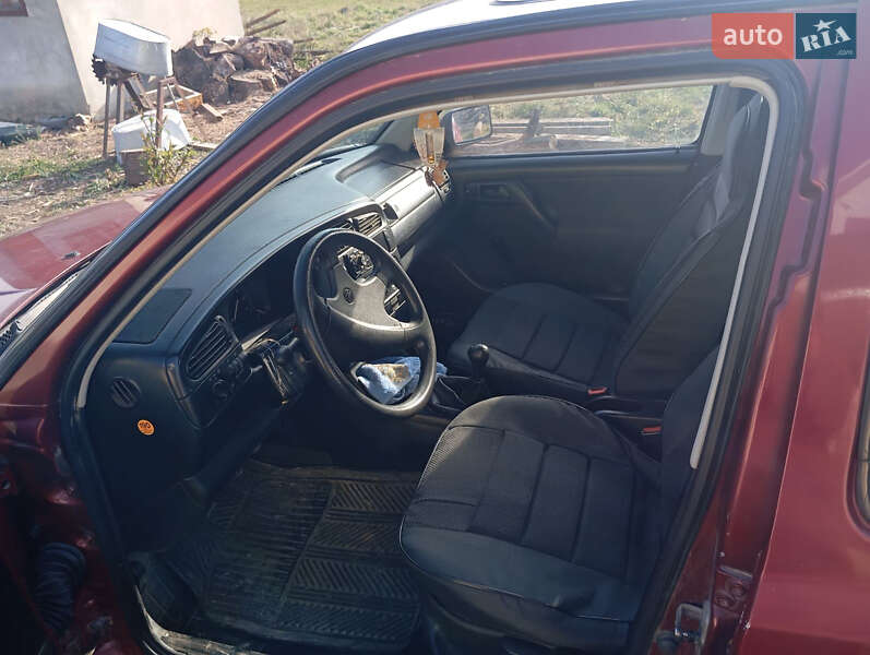 Седан Volkswagen Vento 1992 в Чудее