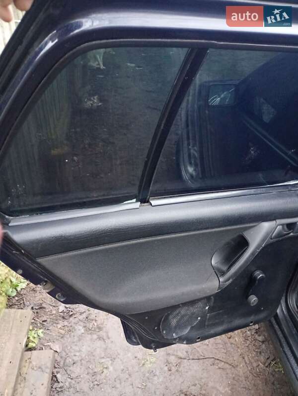 Седан Volkswagen Vento 1994 в Шишаках