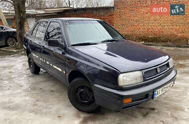 Седан Volkswagen Vento 1995 в Надворной