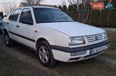 Седан Volkswagen Vento 1993 в Стрию